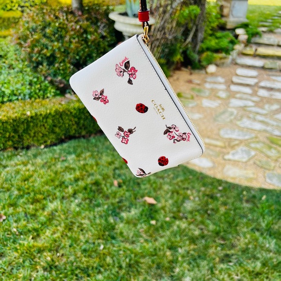 Coach Ladybug Floral Reversible Tote Handbag&wallet&wristlet NWT - Picture 9 of 12